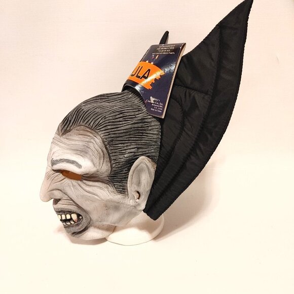 RUBIE'S Dracula Mask with Cowl Child Size BNWT - Picture 2 of 5